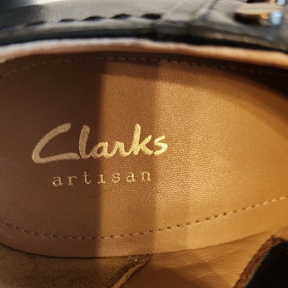 Clarks Artisan Black Leather Heel Booties with Side Zip - Picture 2 of 16